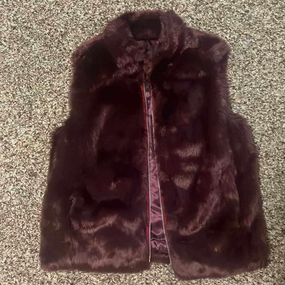 Like new gorgeous maroon faux fur jcrew vest size petite small